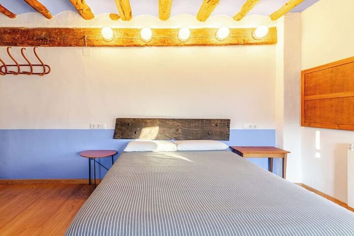 Room 4 of 40