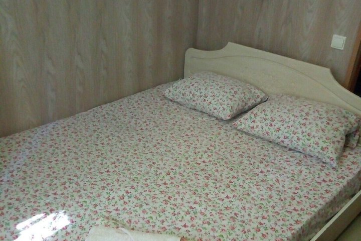Room 7 of 16
