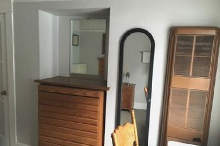 Room 3 of 8
