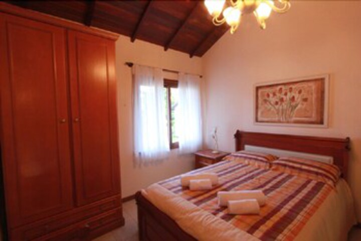 Room 9 of 10