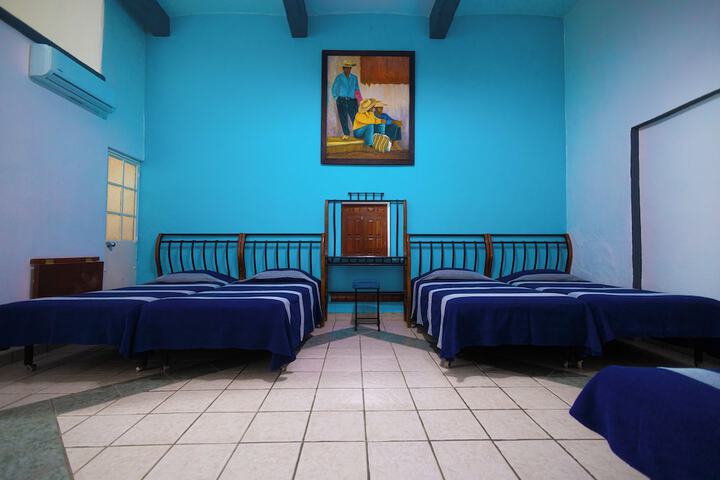 Room 6 of 82