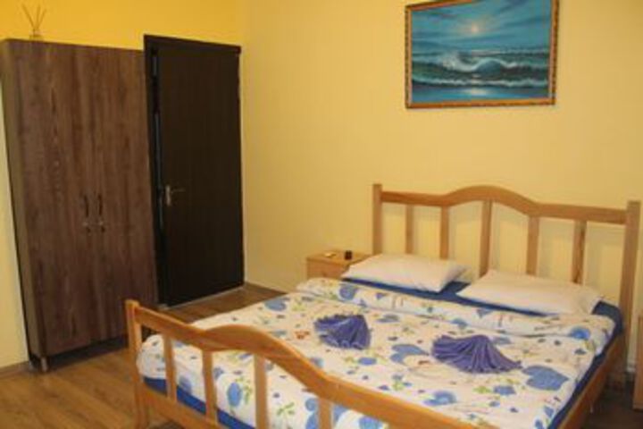 Room 10 of 36