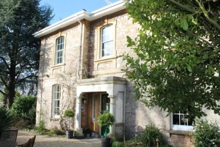 HOLLYBANK BED BREAKFAST