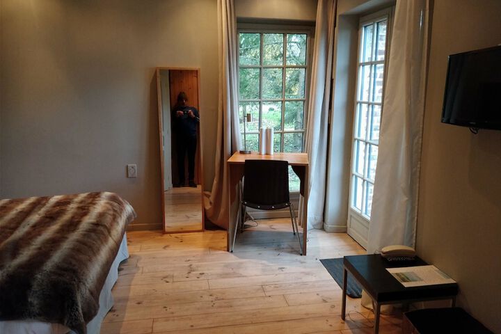 Room 13 of 62