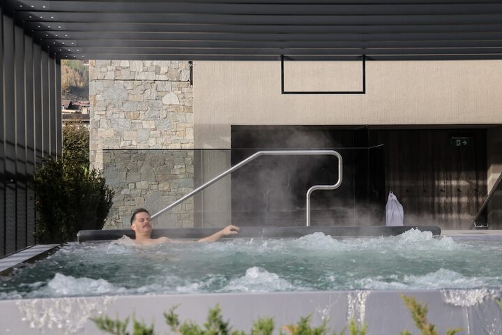 Pool 84 of 163