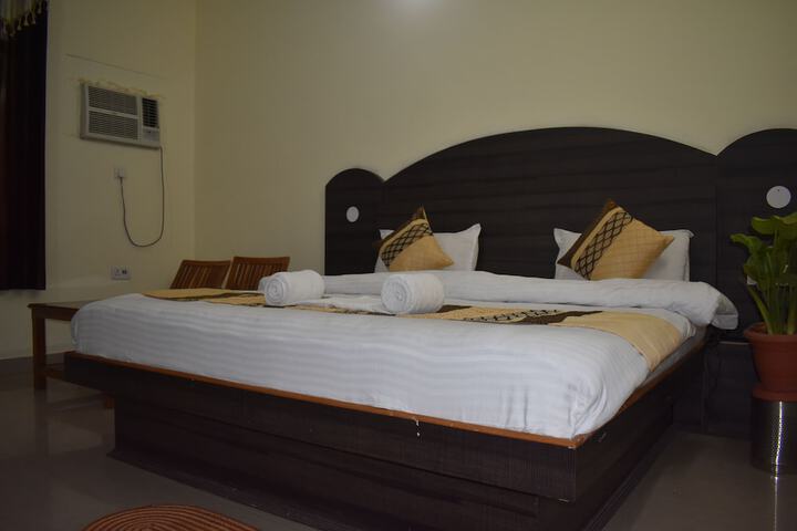 Room 12 of 22