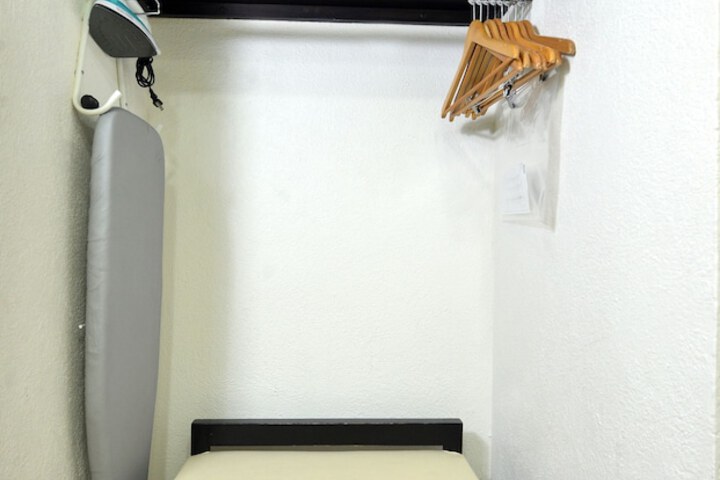 Room 25 of 38