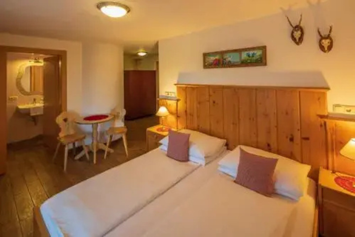Room 5 of 29