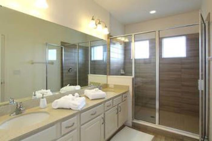 Room 3 of 27