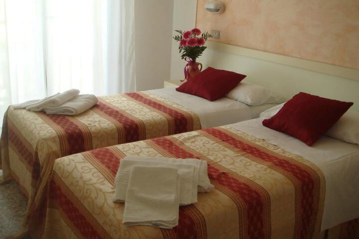 Room 5 of 47