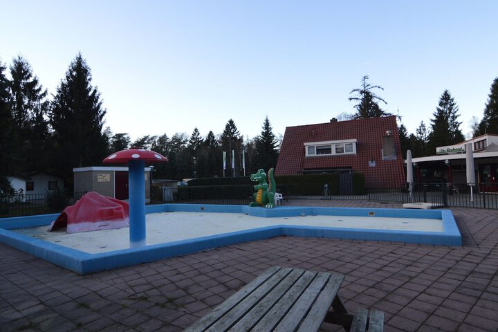 Pool 12 of 44
