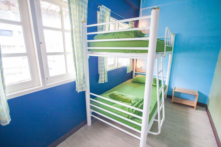 Room 10 of 76