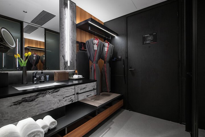 Room 55 of 82