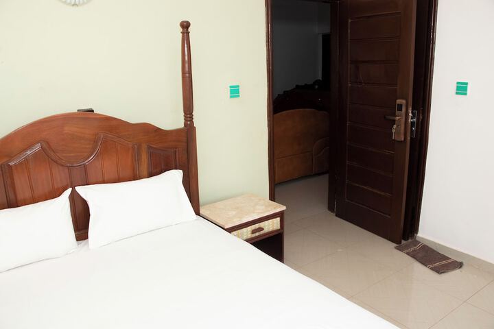 Room 27 of 50