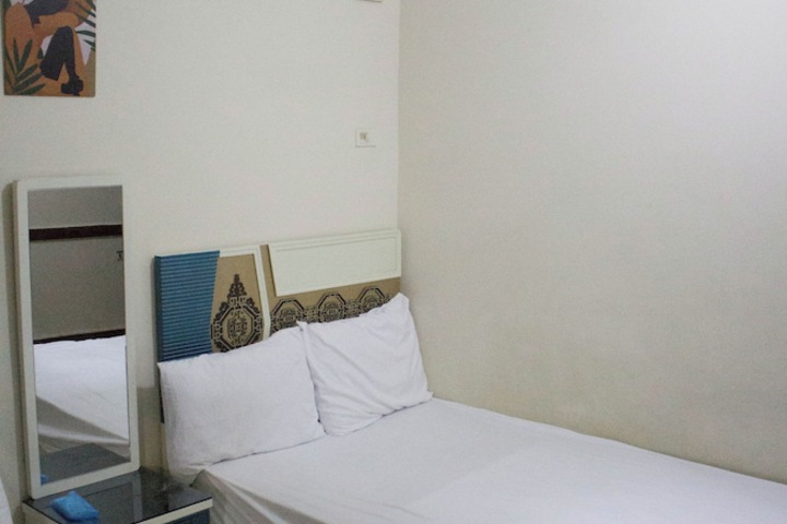 Room 6 of 37
