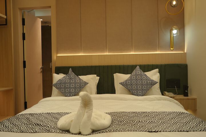 Room 7 of 28