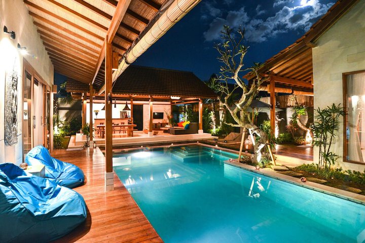 Pool 17 of 27