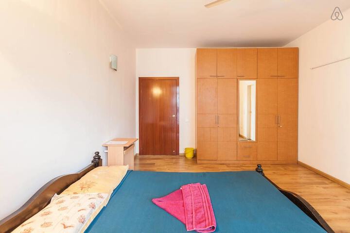 Room 4 of 36