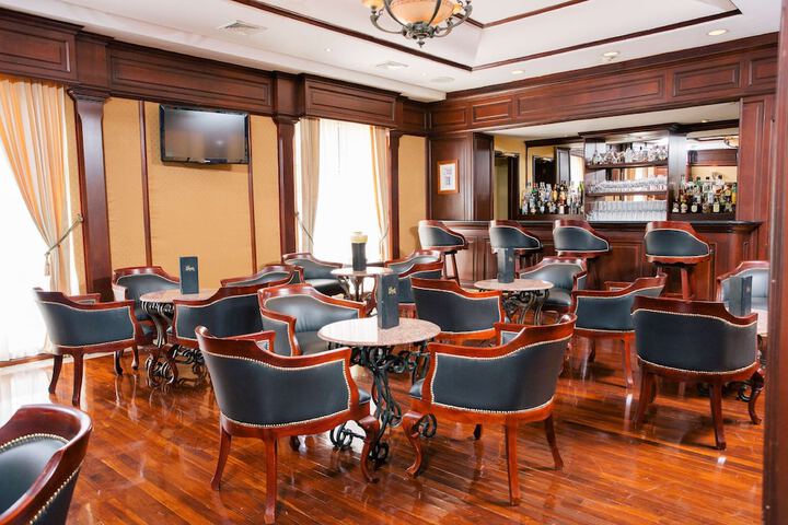 Lounge 67 of 92