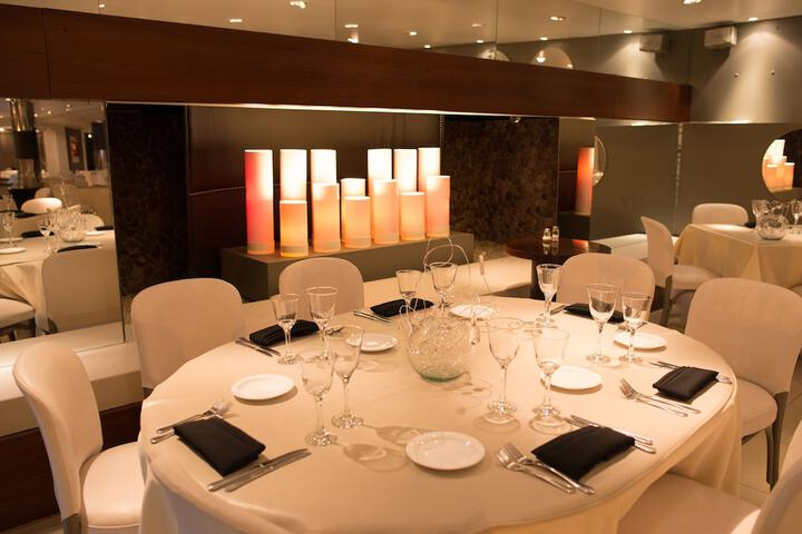 Dining 40 of 51
