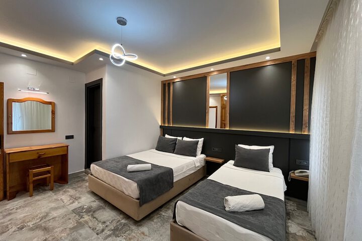 Room 10 of 23