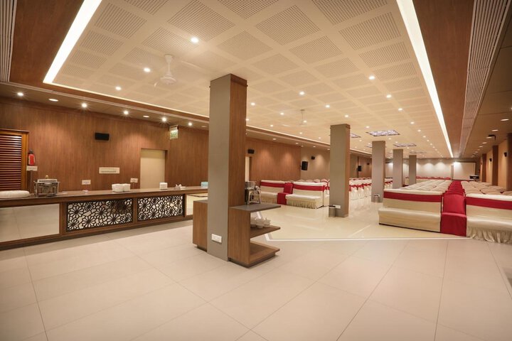 Ballroom/Hall 30 of 41
