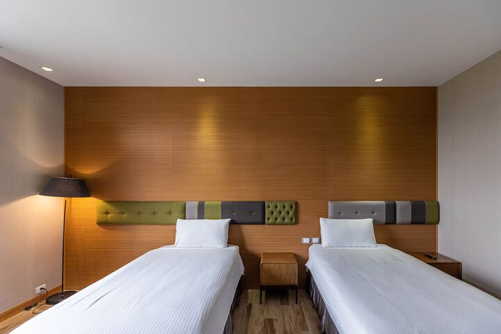 Room 12 of 64