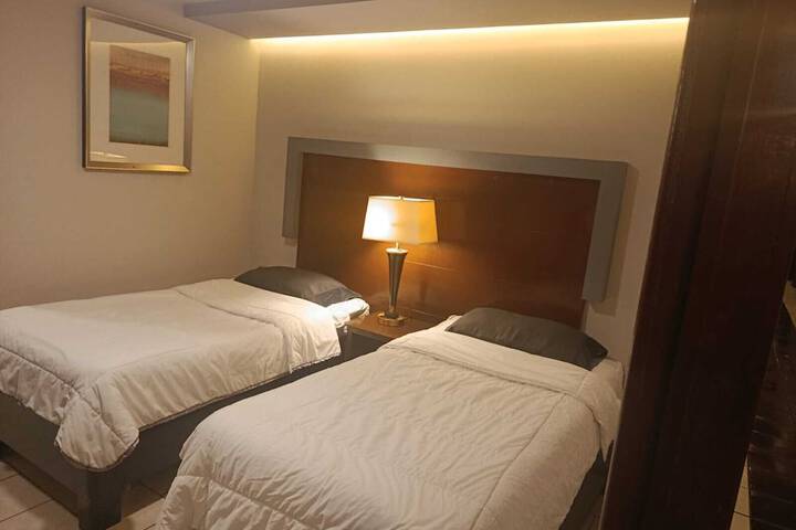 Room 16 of 28