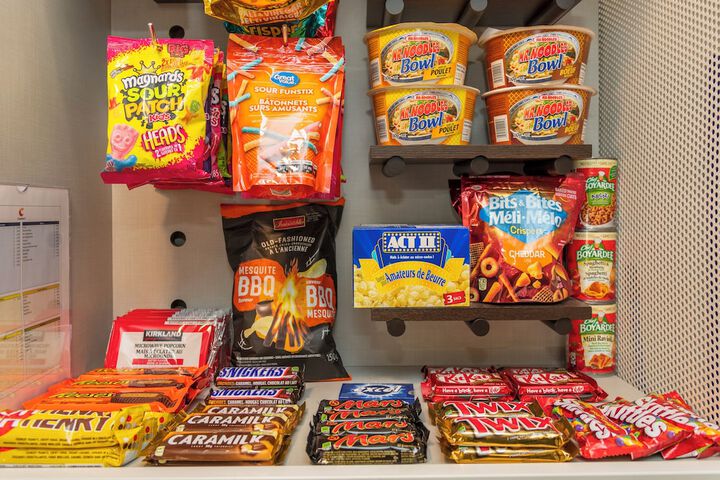 Snack bar