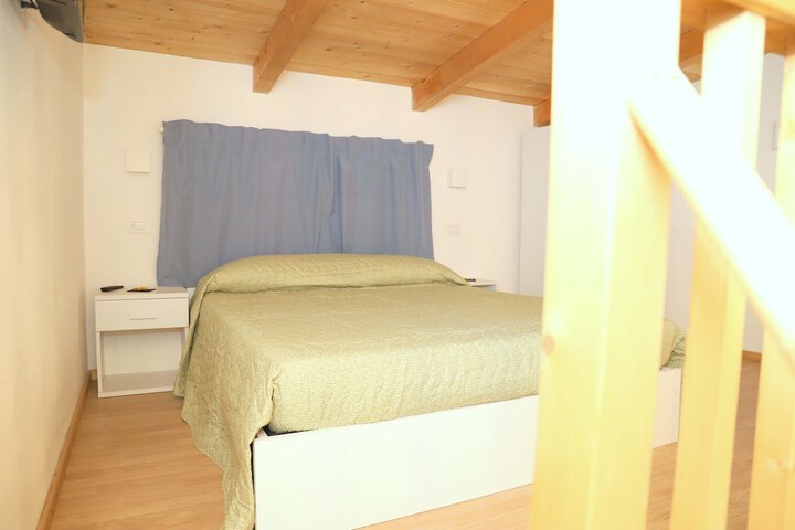 Room 13 of 64
