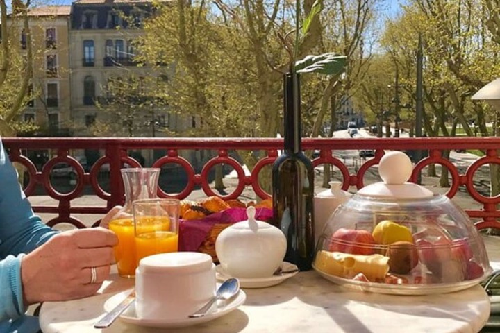 Breakfast/Coffee Service 46 of 59