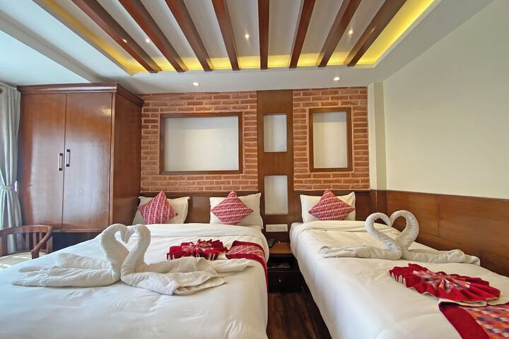 Room 100 of 129