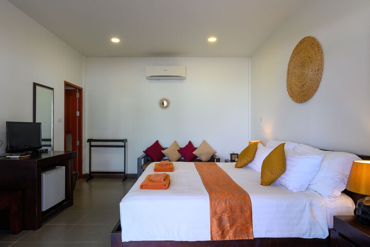 Room 54 of 200