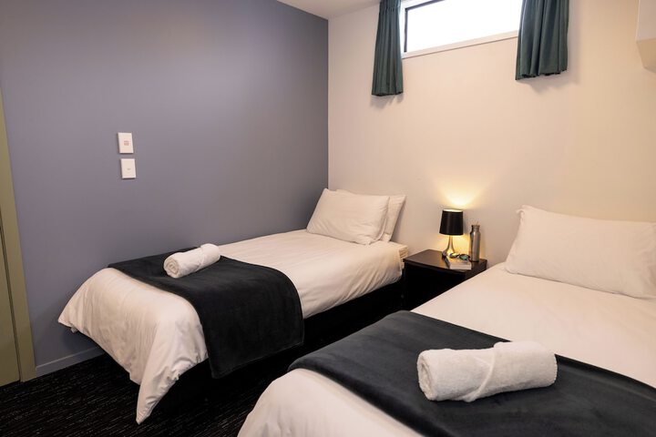 Room 5 of 25