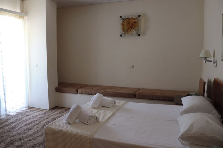 Room 65 of 261