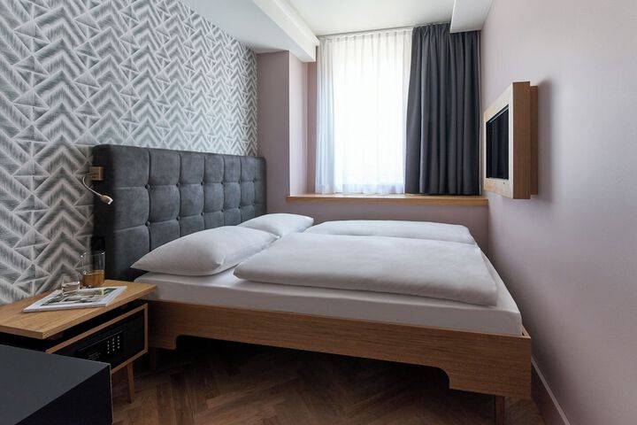 Room 3 of 30