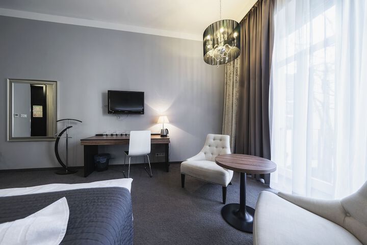 Room 52 of 97
