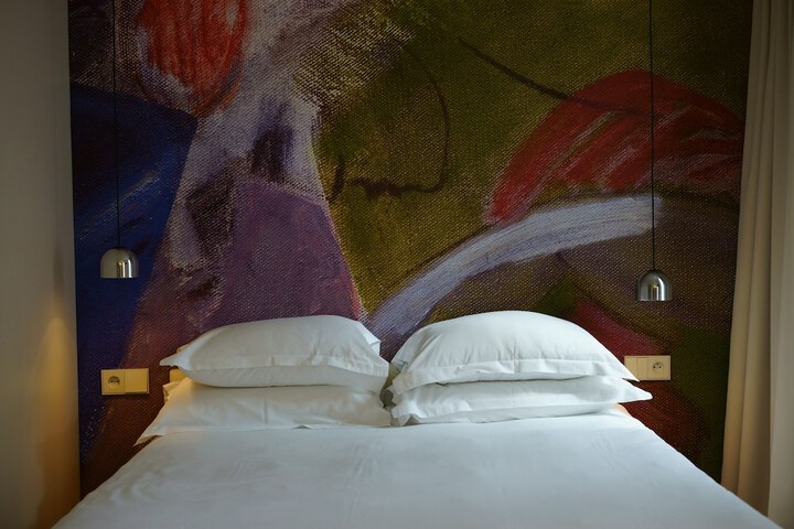 Room 7 of 46