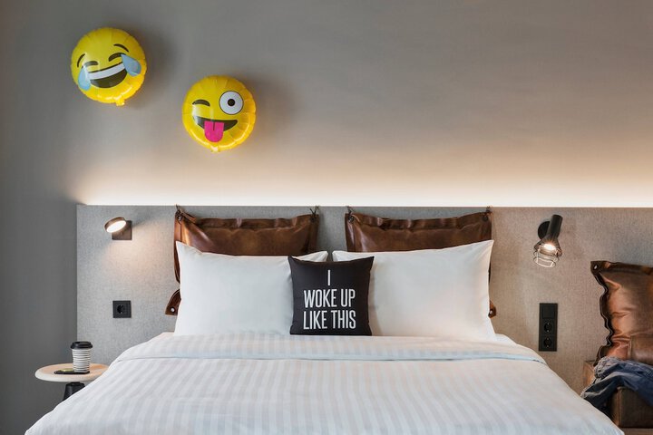 Room 10 of 45