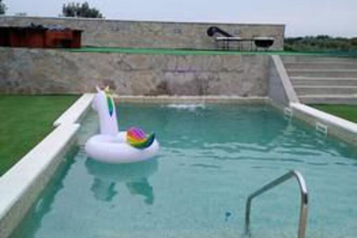 Pool 24 of 27