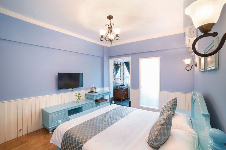 Room 25 of 43