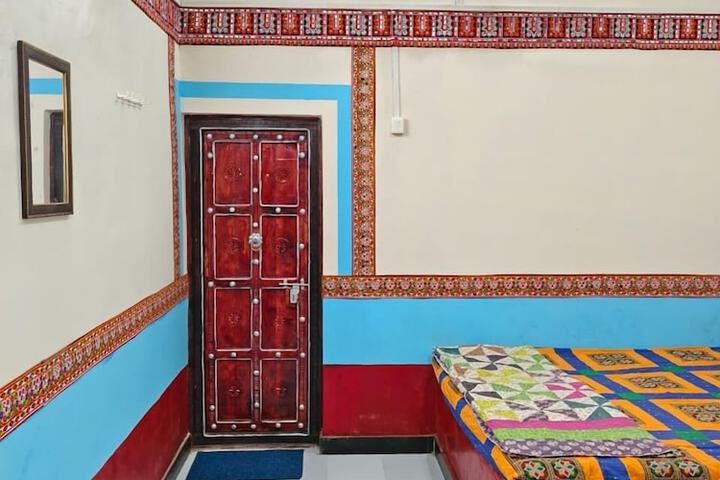 Room 17 of 49