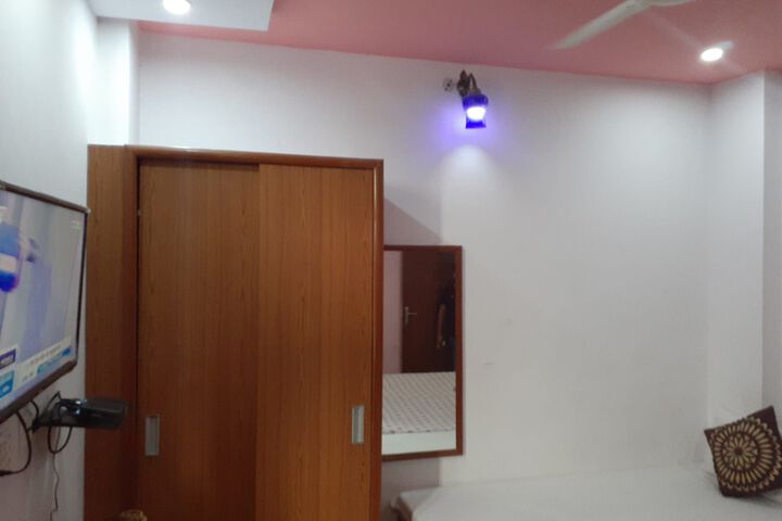 Room 16 of 57