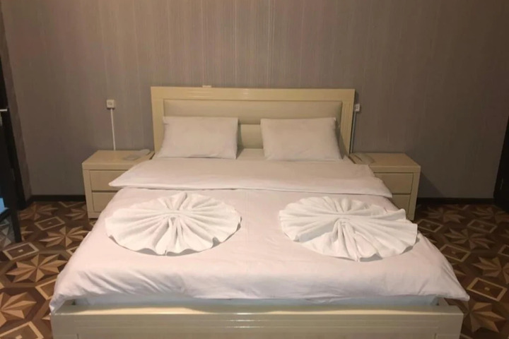 Room 3 of 10