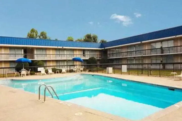 Pool 7 of 12