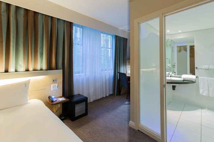Room 7 of 96