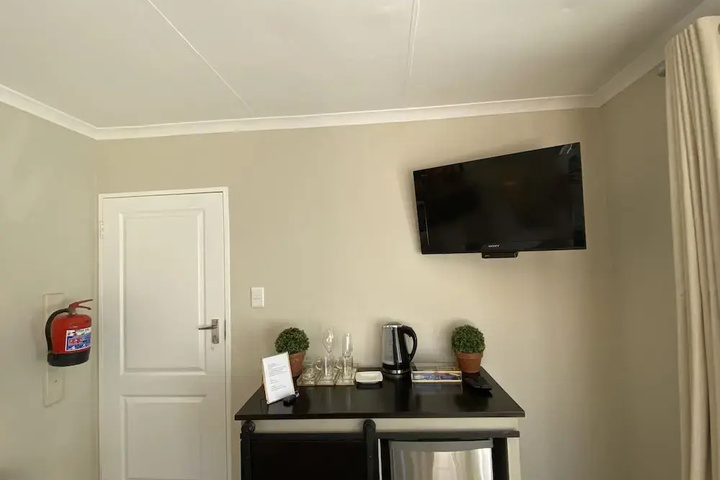 Room 5 of 23