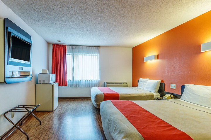 2 Queen Beds (4 of 11)