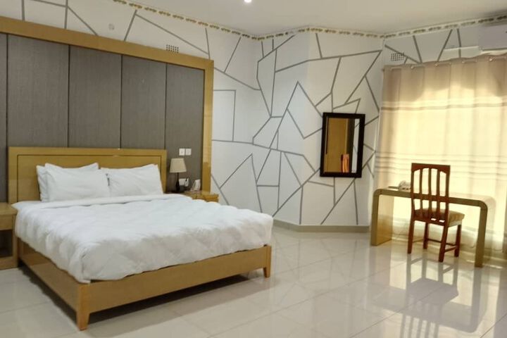 Room 34 of 35