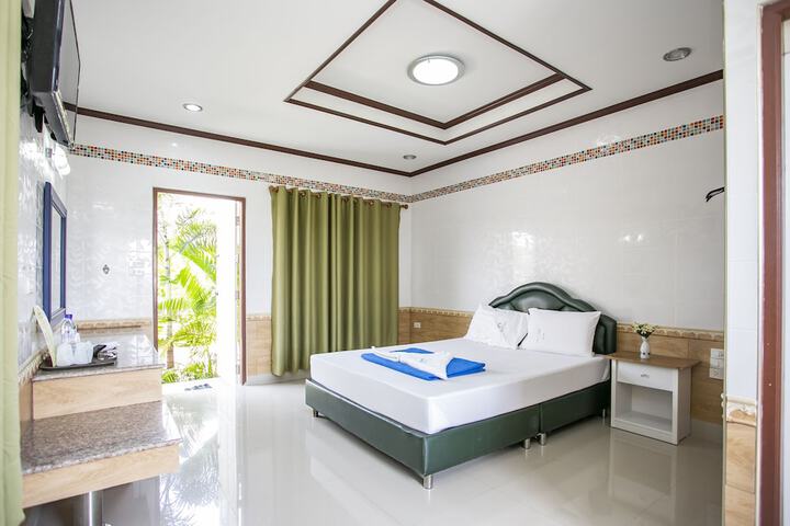 Room 9 of 41